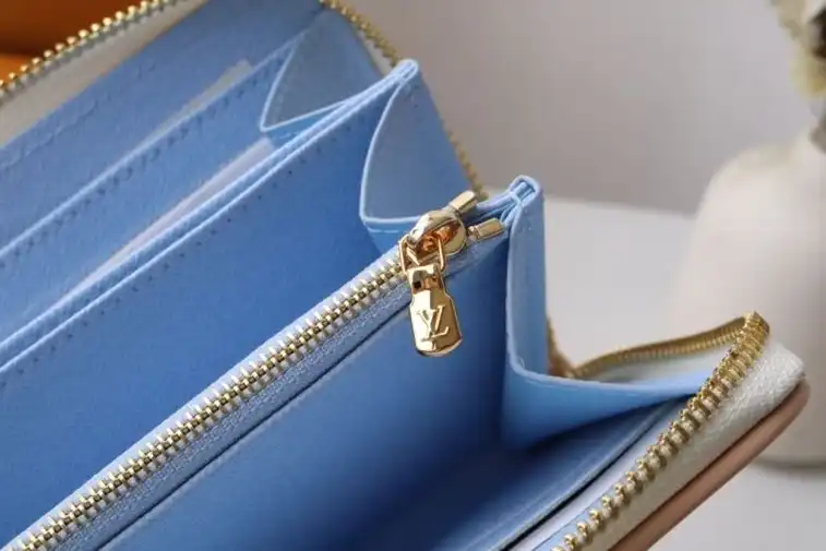 LV Wallets 4178G-0186
