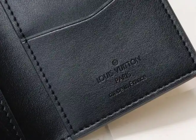 LV Wallets 4178G-0193