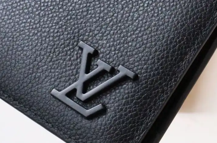 LV Wallets 4178G-0194