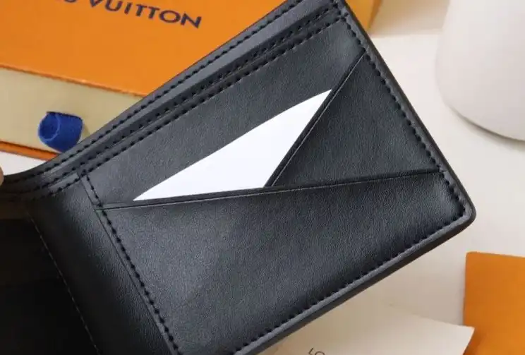 LV Wallets 4178G-0194