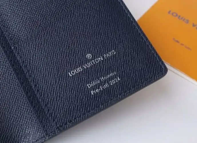 LV Wallets 4178G-0200
