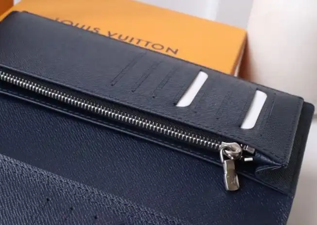 LV Wallets 4178G-0200