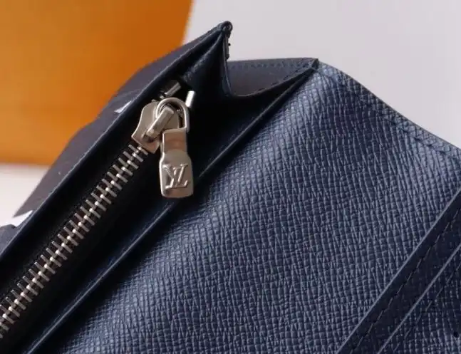 LV Wallets 4178G-0200