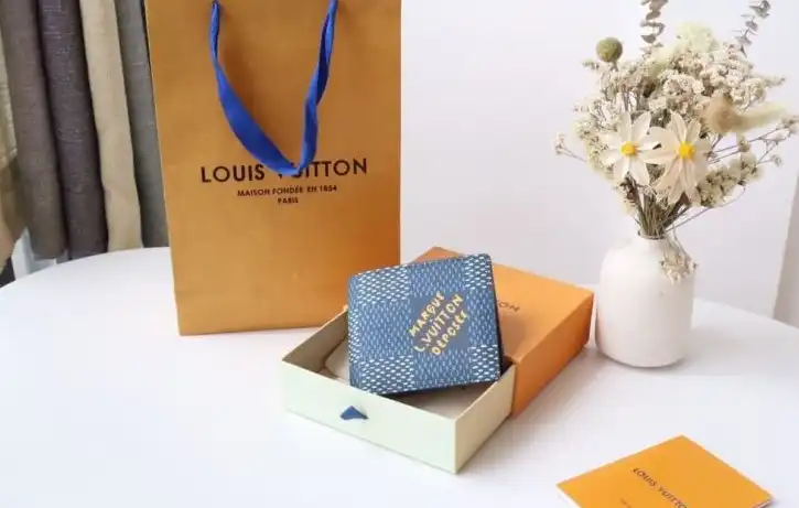 LV Wallets 4178G-0201