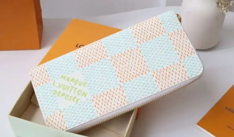LV Wallets 4178G-0203