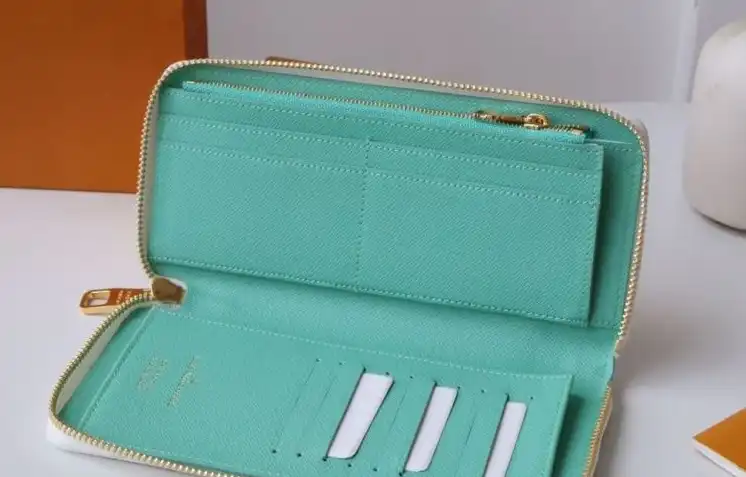 LV Wallets 4178G-0203