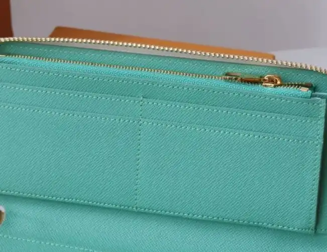 LV Wallets 4178G-0203