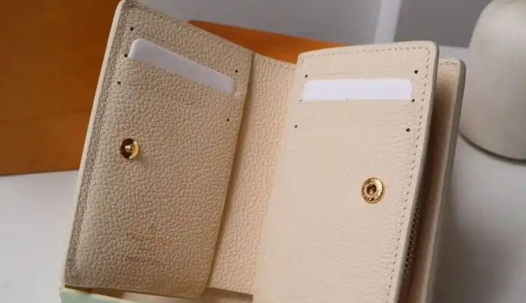 LV Wallets 4178G-0206