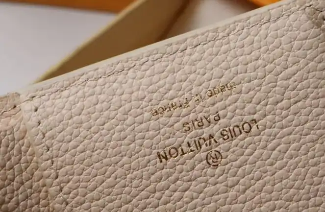 LV Wallets 4178G-0206