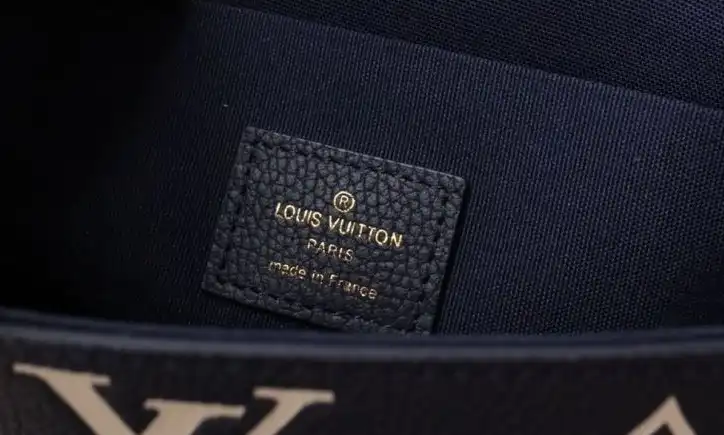 LV Wallets 4178G-0207