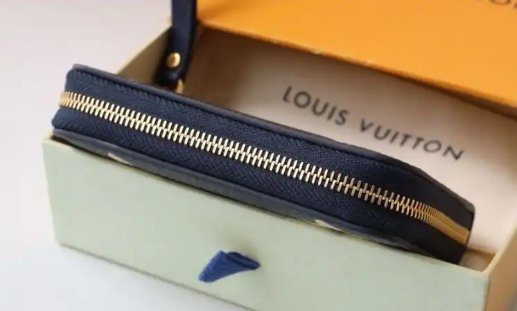 LV Wallets 4178G-0208