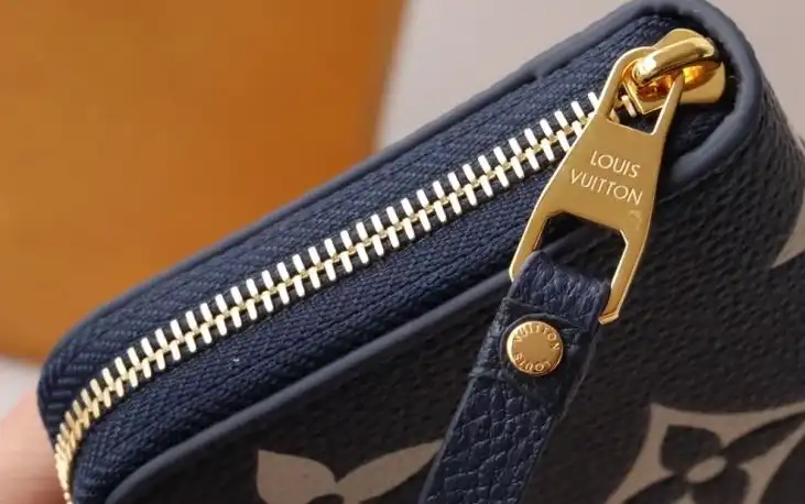 LV Wallets 4178G-0208