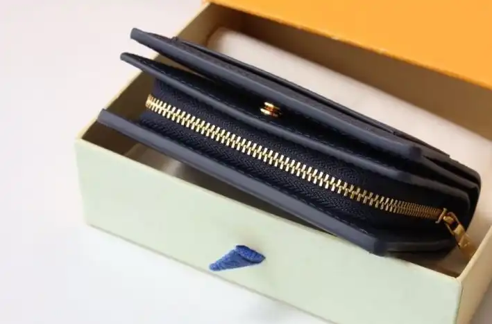 LV Wallets 4178G-0209