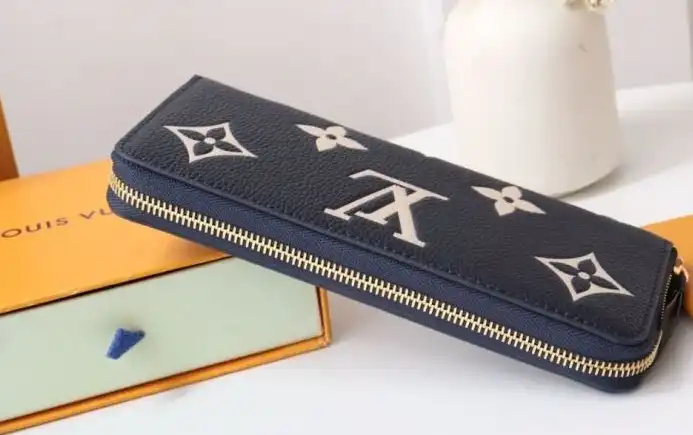 LV Wallets 4178G-0211