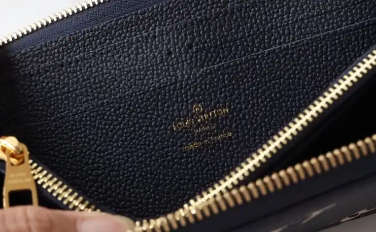 LV Wallets 4178G-0211