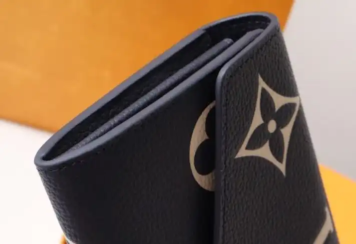 LV Wallets 4178G-0213