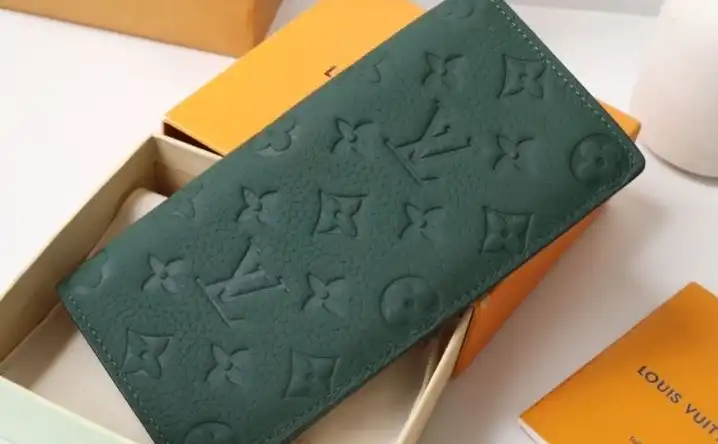 LV Wallets 4178G-0219