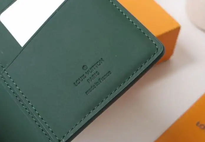LV Wallets 4178G-0219