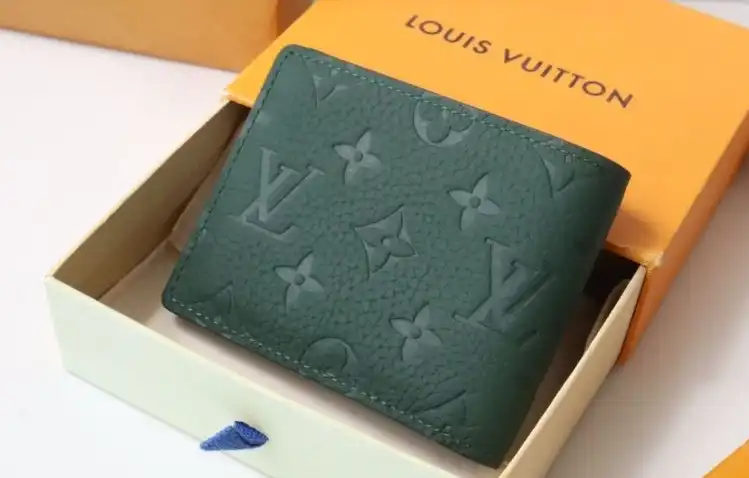 LV Wallets 4178G-0220