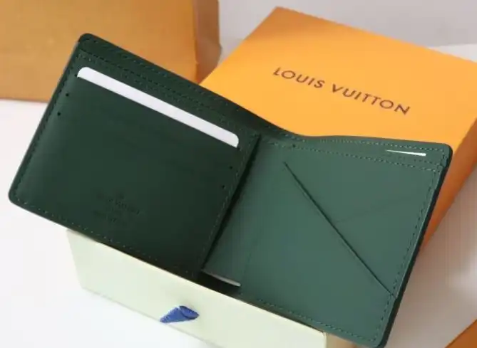 LV Wallets 4178G-0220
