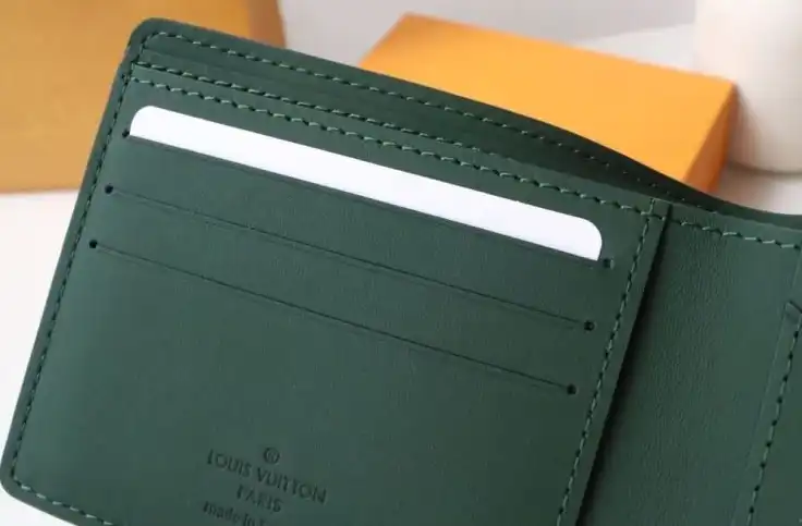 LV Wallets 4178G-0220