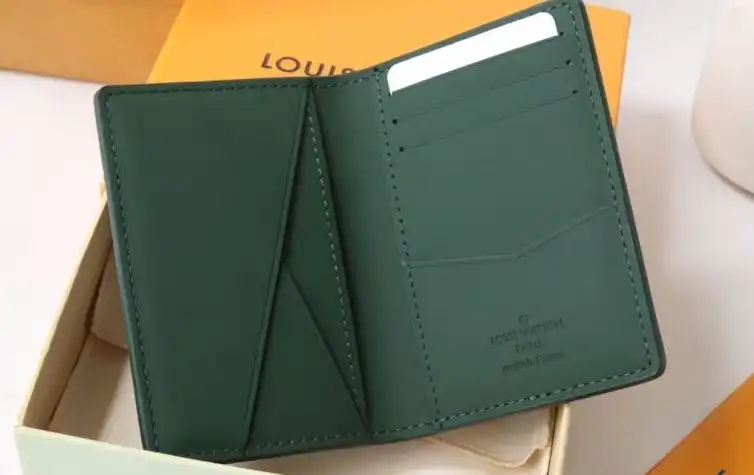LV Wallets 4178G-0221