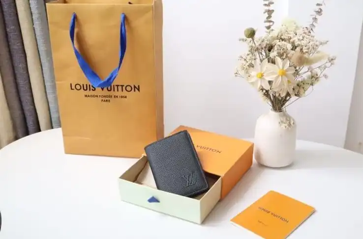 LV Wallets 4178G-0222