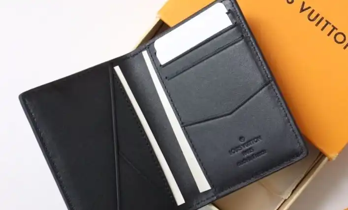 LV Wallets 4178G-0222