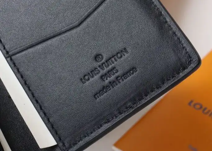 LV Wallets 4178G-0222