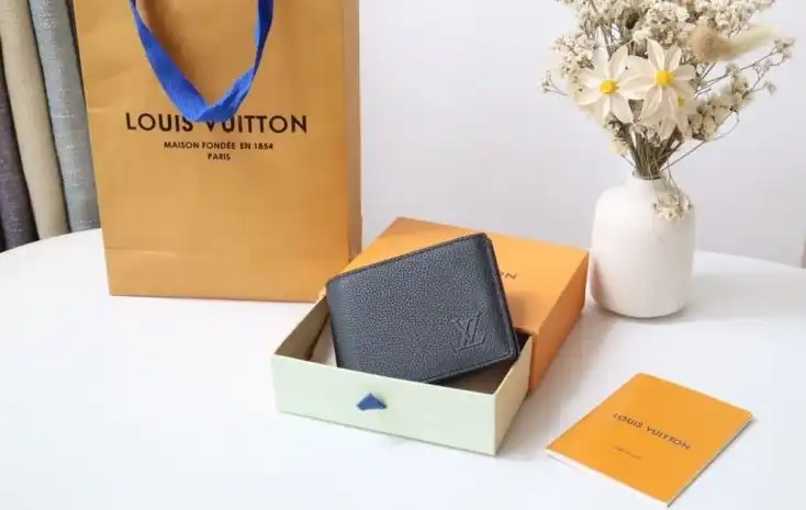 LV Wallets 4178G-0223