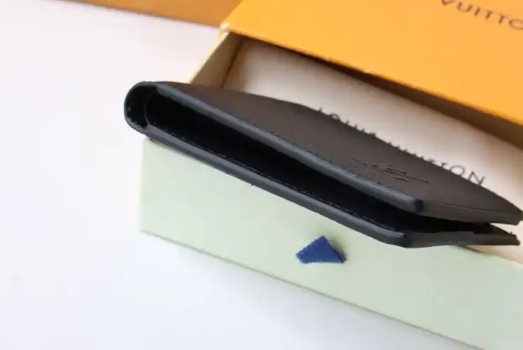LV Wallets 4178G-0223