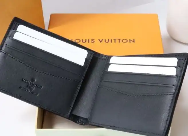 LV Wallets 4178G-0223
