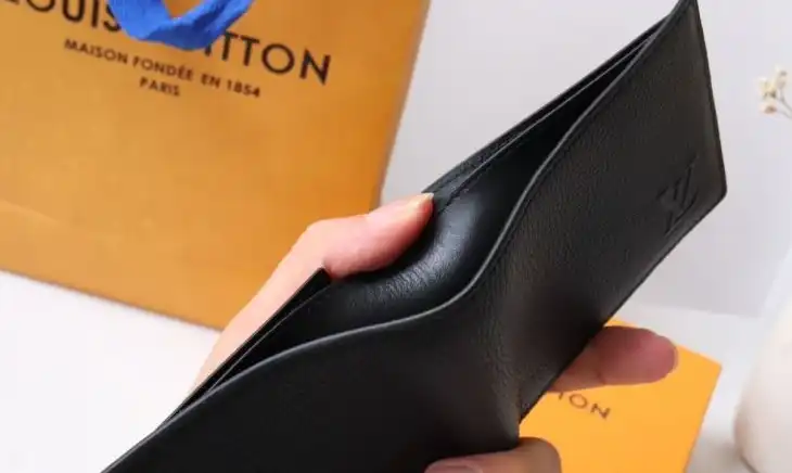 LV Wallets 4178G-0223