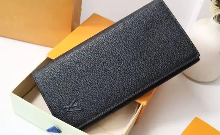LV Wallets 4178G-0224