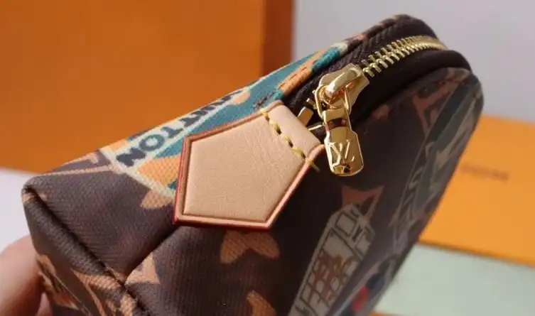 LV Wallets 4178G-0225