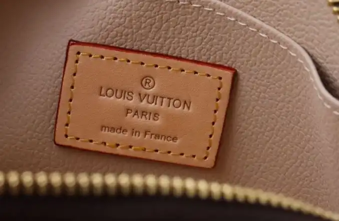 LV Wallets 4178G-0225