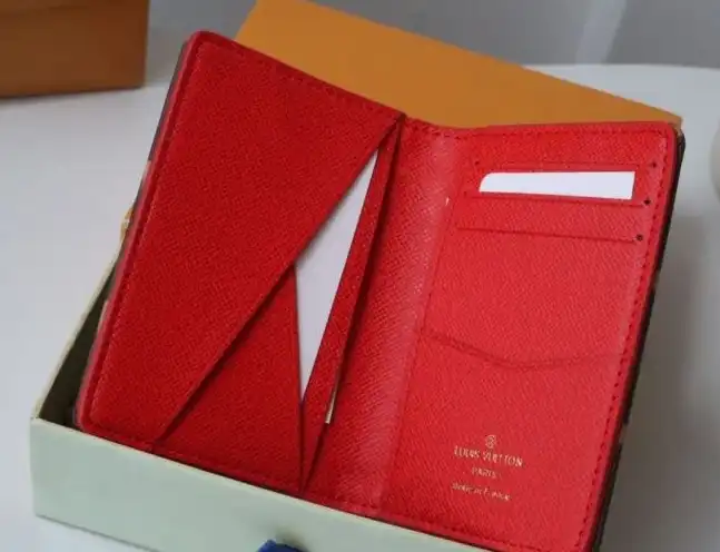 LV Wallets 4178G-0227