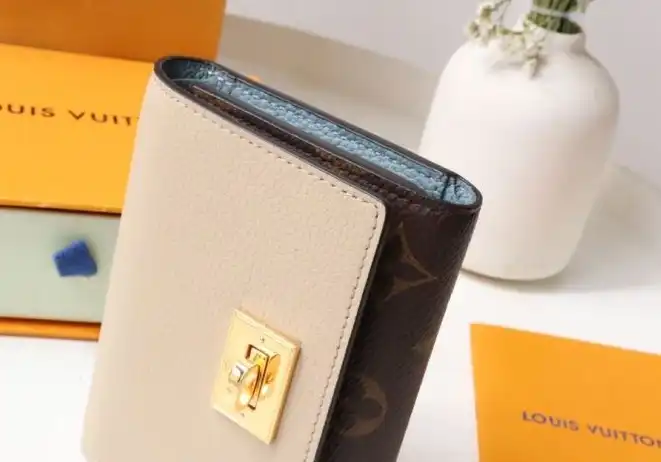LV Wallets 4178G-0229