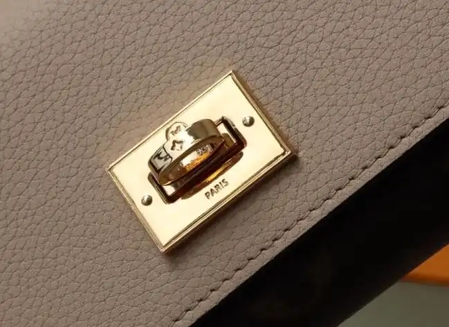 LV Wallets 4178G-0229