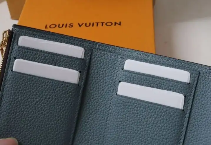 LV Wallets 4178G-0229