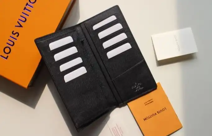LV Wallets 4178G-0235