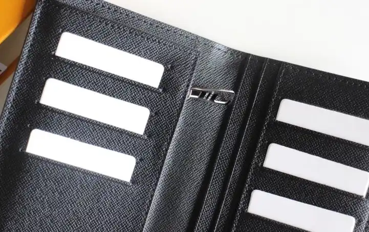 LV Wallets 4178G-0236
