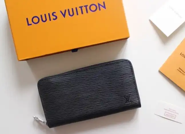 LV Wallets 4178G-0237