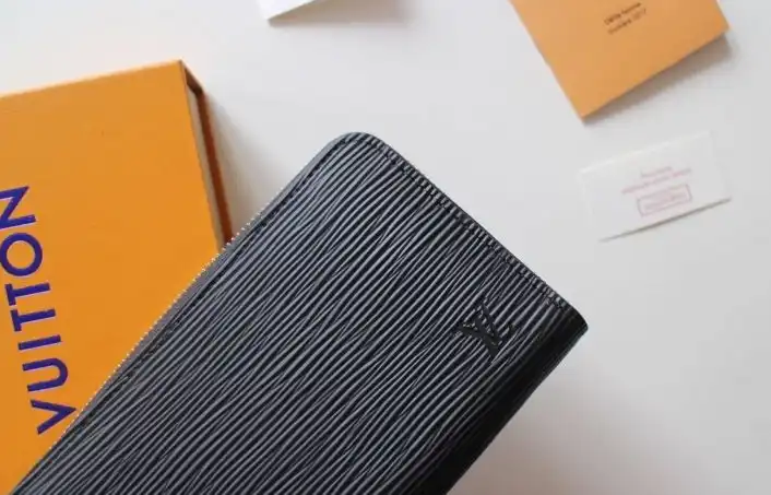 LV Wallets 4178G-0237