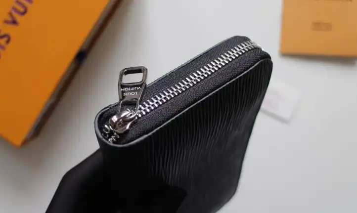 LV Wallets 4178G-0237