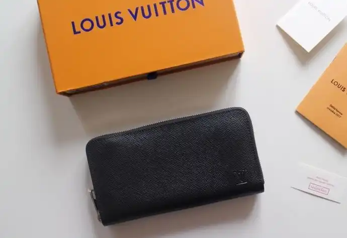 LV Wallets 4178G-0238