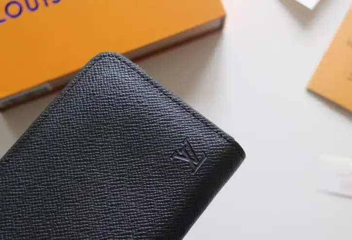 LV Wallets 4178G-0238