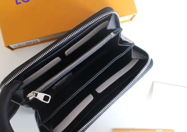 LV Wallets 4178G-0238