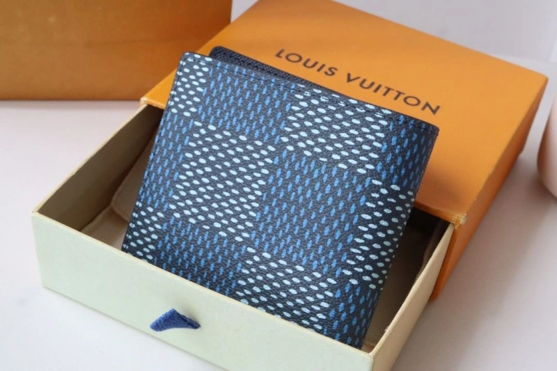 LV Wallets 4178H-0030