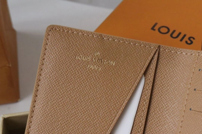LV Wallets 4178H-0045